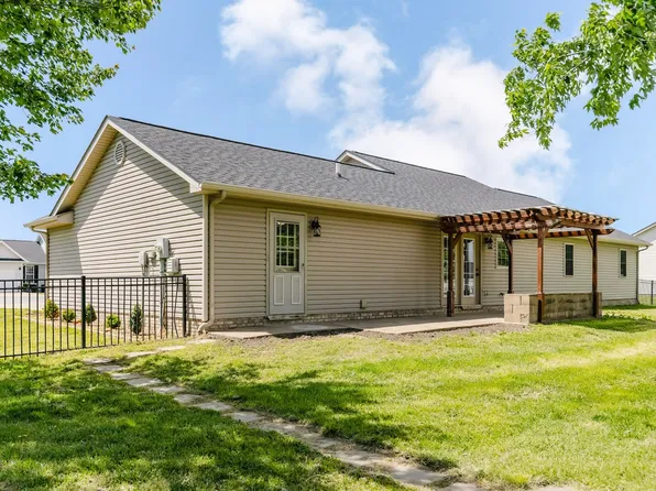 3216 Palomino Ct, Herrin, IL 62948