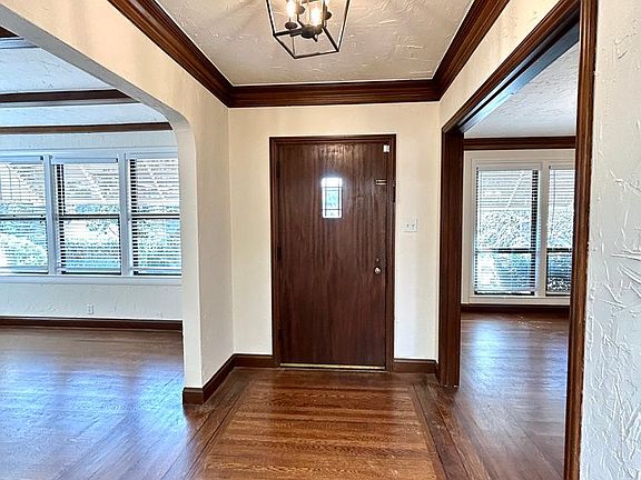 2nd image of 846 Acacia Dr