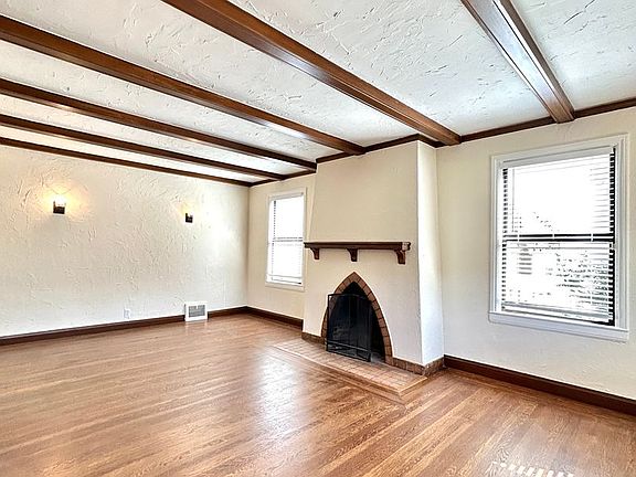 3rd image of 846 Acacia Dr