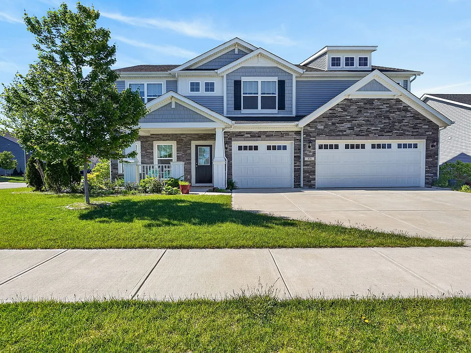 879 Rattlebox Ln