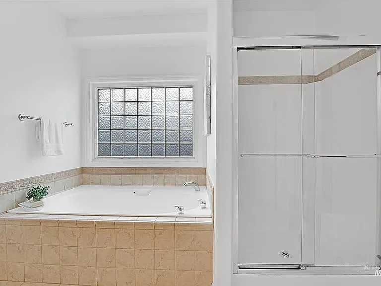 3926 N Waterloo Way — Photo 29