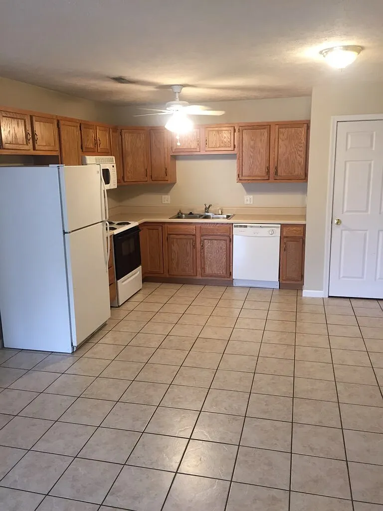 116 Lou Ann Drive — Photo 2