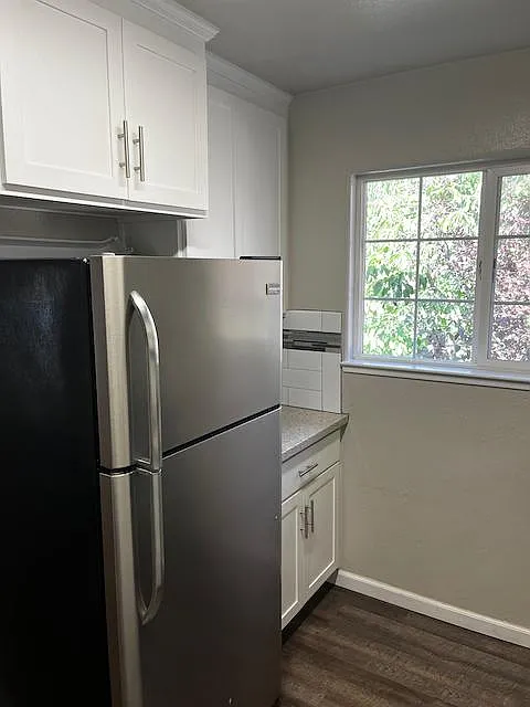 4175 Broadway — Photo 2