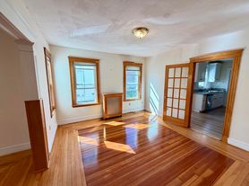 12 Windsor St, Arlington, MA