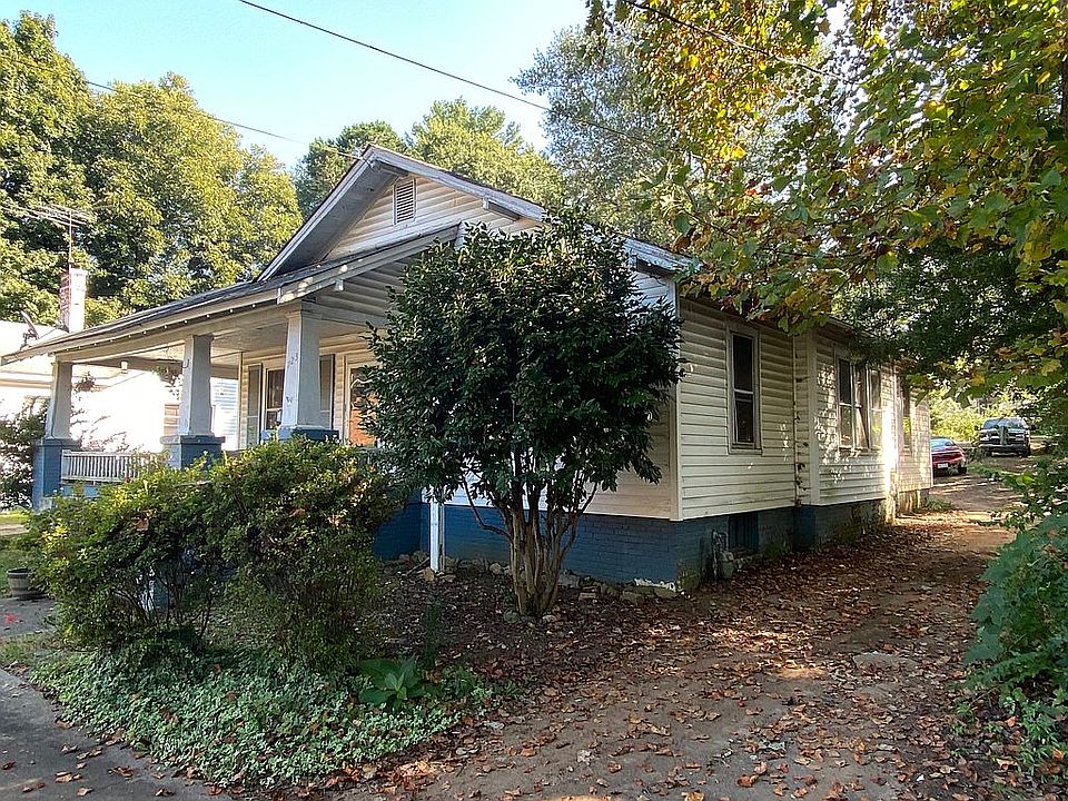 1st image of 723 W Marion St