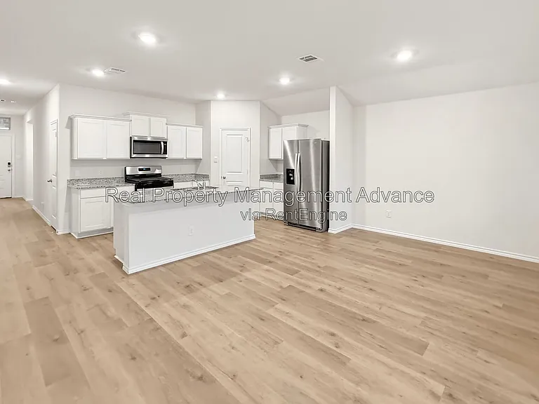 1629 Topaz Trl — Photo 5