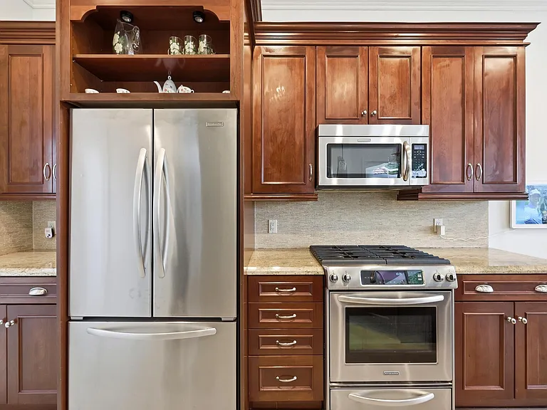 2 Monterey Pointe Dr — Photo 11