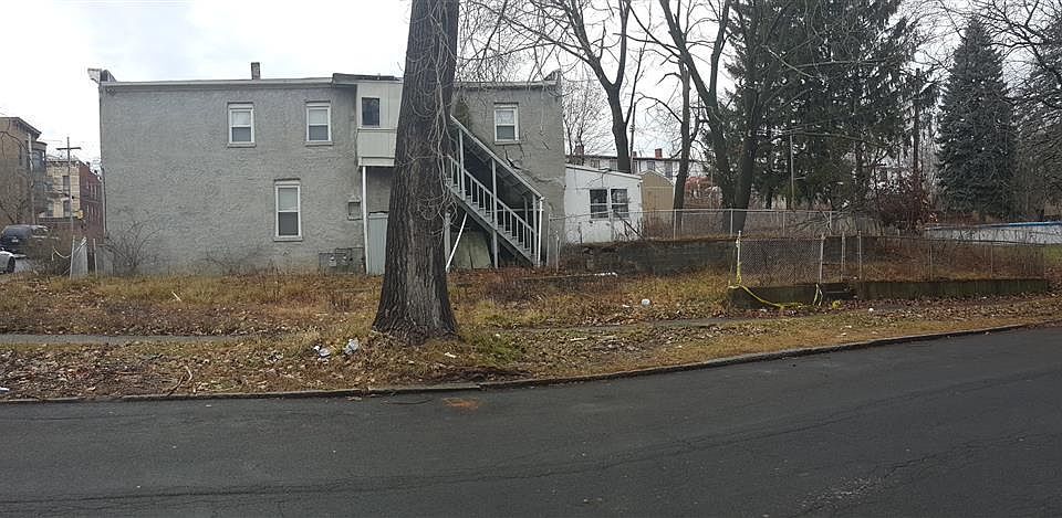 2nd image of 69 Vliet St