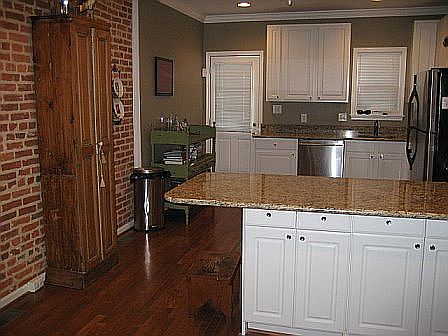 Updated kitchen with bar 