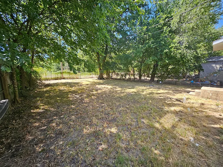 112 W Cedar Ave — Photo 11