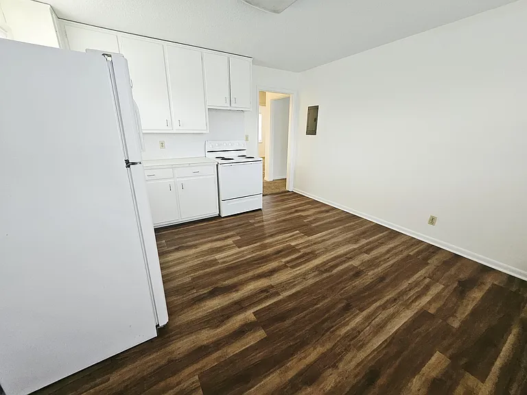 210 Westhill Dr #B — Photo 7