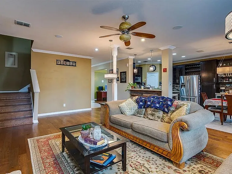 1112 Manassas Dr — Photo 6