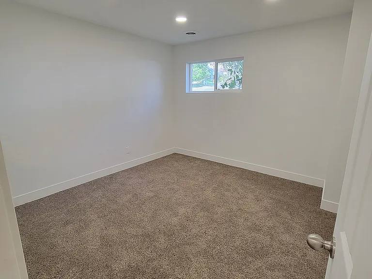 1754 California Ave — Photo 9