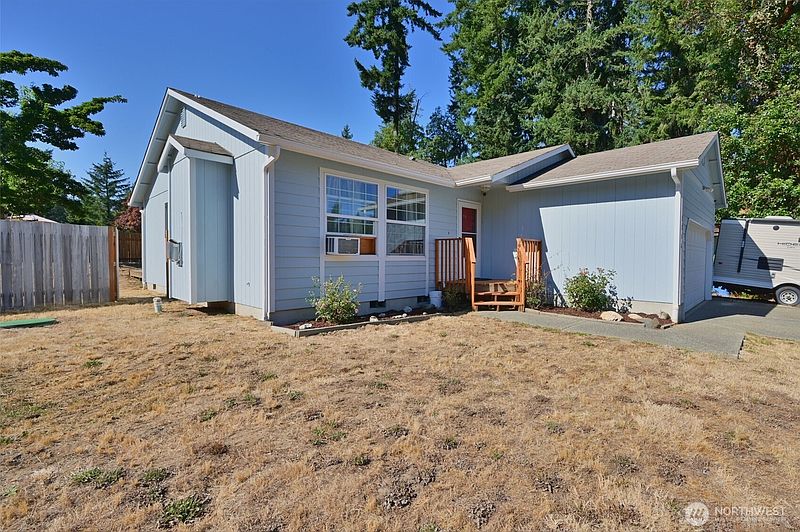 2nd image of 1706 194th Avenue SW