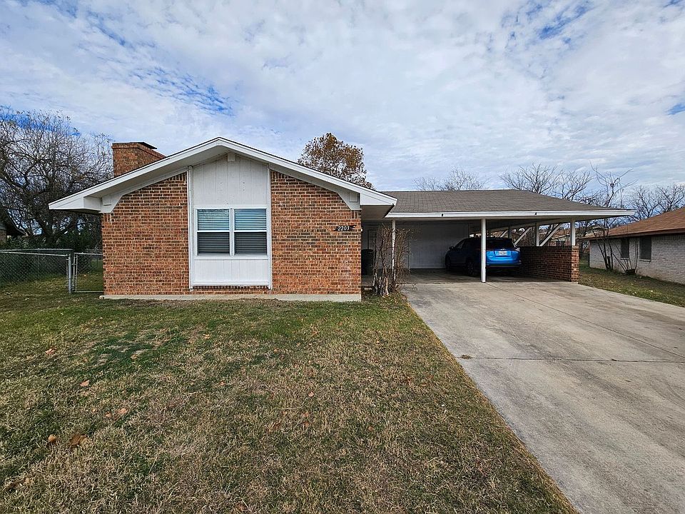 1st image of 2203 Wheeler Cir #A & B
