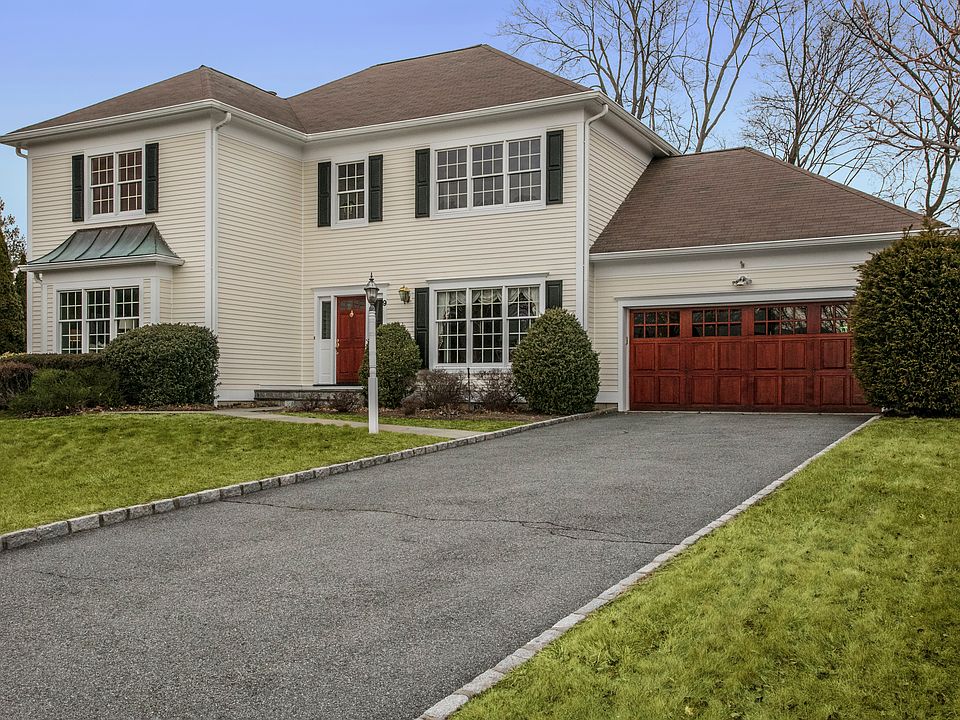 1st image of 9 Nina Ln