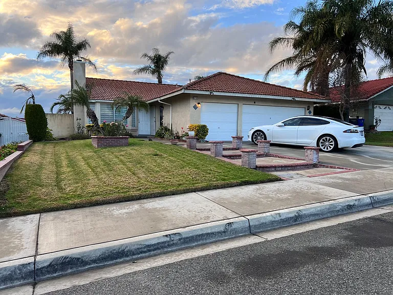 9760 Cupid Way — Photo 2