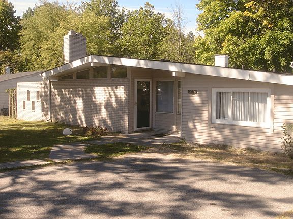 3rd image of 4638 N Bolton Ave
