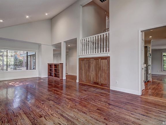 4th image of 279 Heather Cir