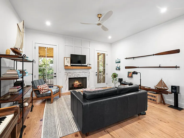 939 Spain Ave — Photo 31