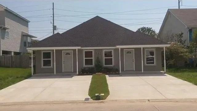 3 bed, 1300 sqft, $1,500 — Photo 1