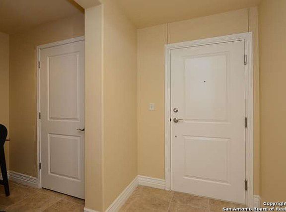2nd image of 215 N Ctr