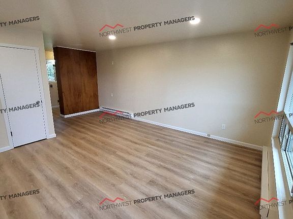 2nd image of 1556-1560 SW Thomsen Ave #1556
