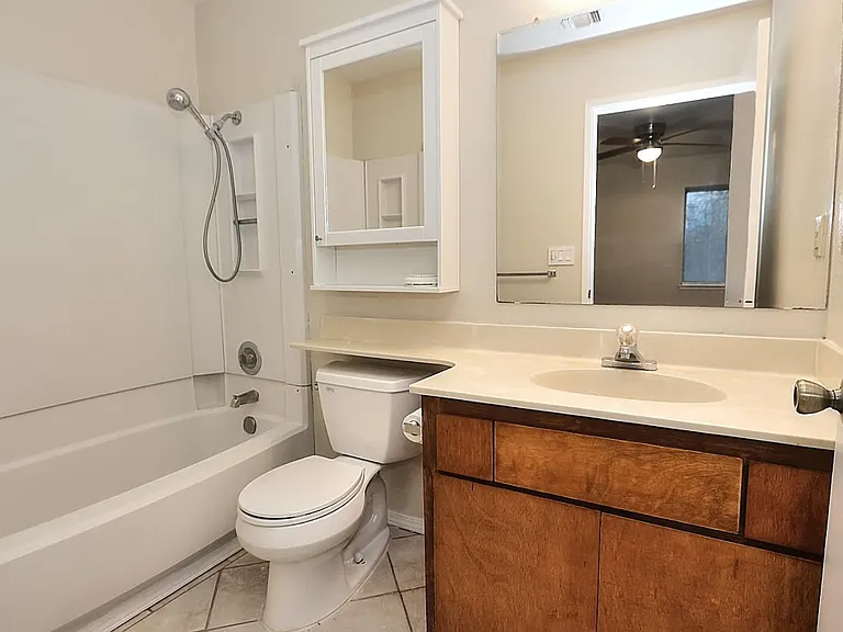 1460 Hickory St — Photo 16