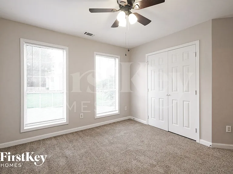 3810 Riversong Dr — Photo 15