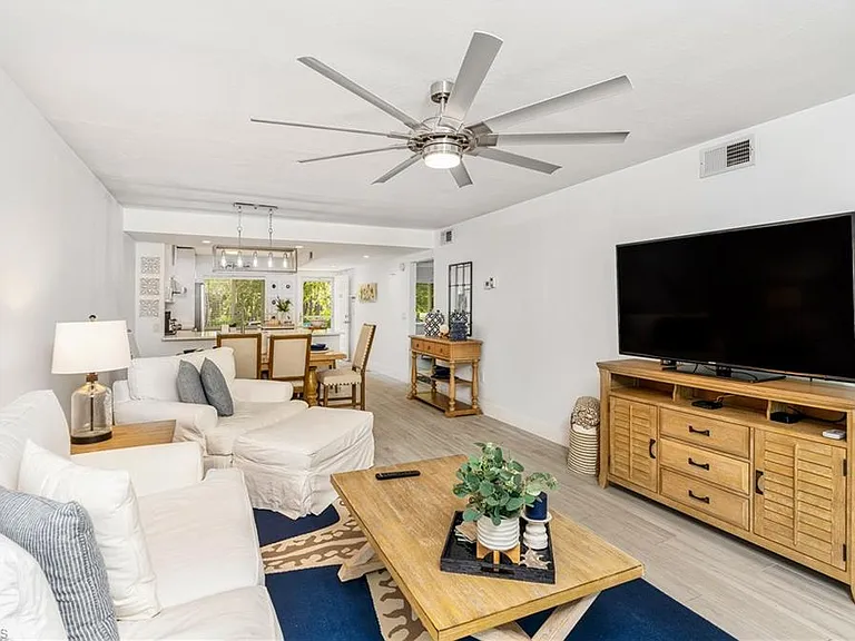 3001 Sandpiper Bay Cir — Photo 6