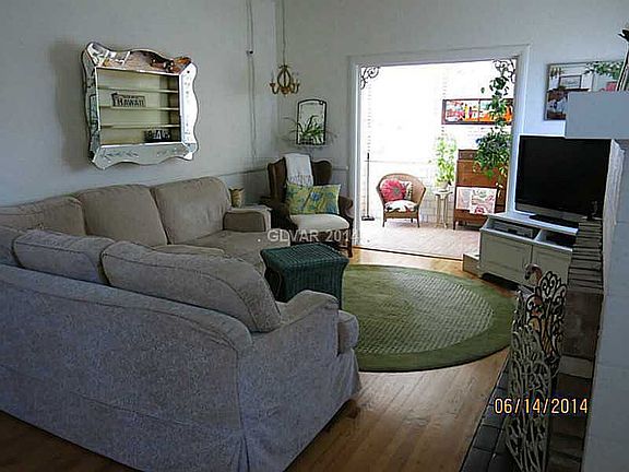 5th image of 1322 Denver St
