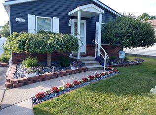 36766 Jefferson Ave, Harrison Township, MI 48045