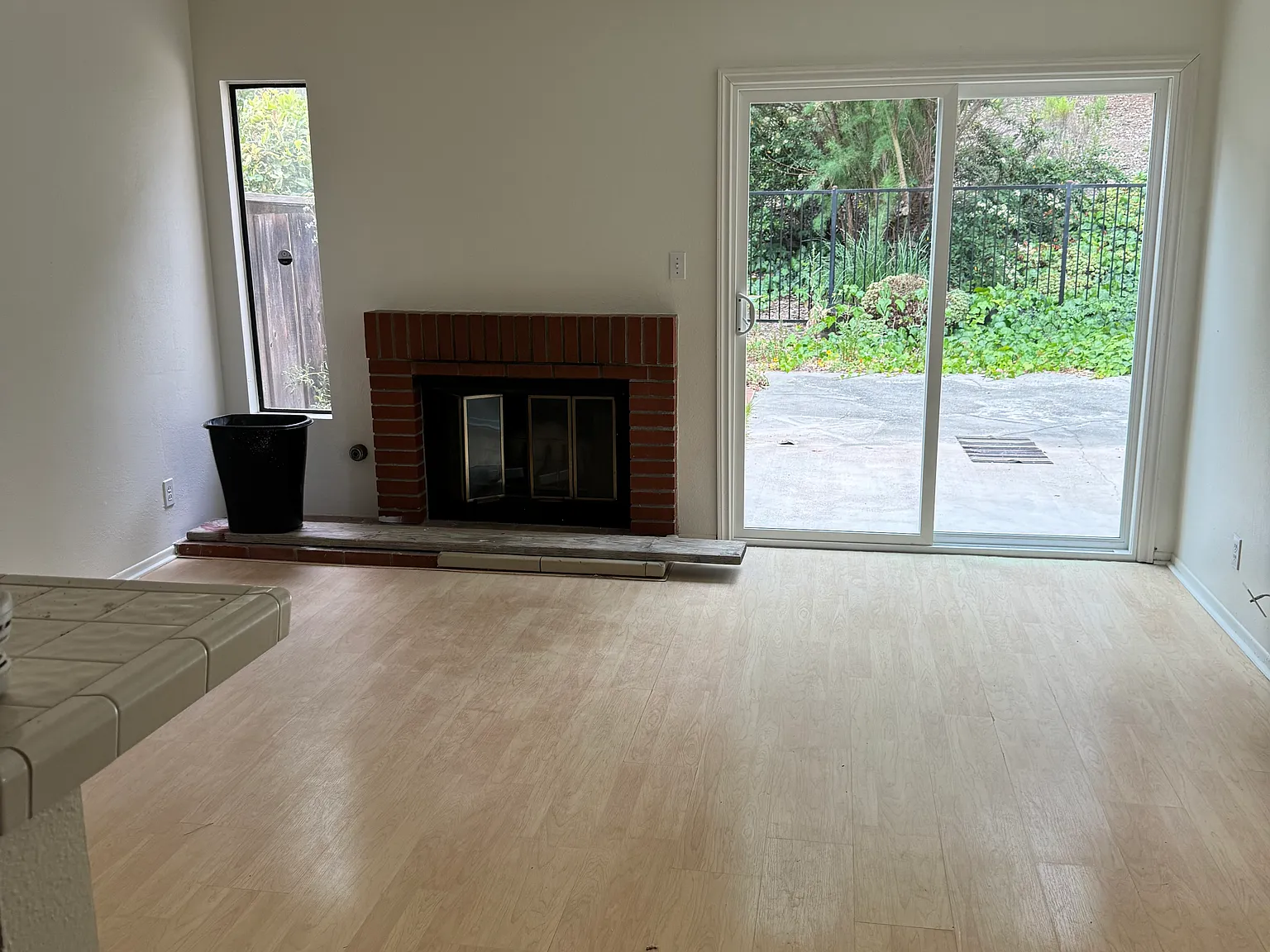 3 bed, 2.5 bath, 1638 sqft, $4,150 — Photo 3