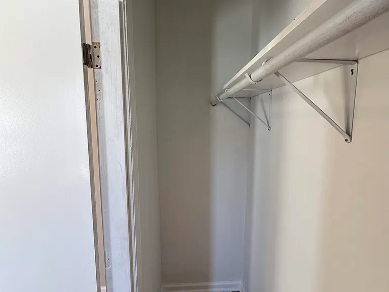 138 Pawling Ave #138 — Photo 18