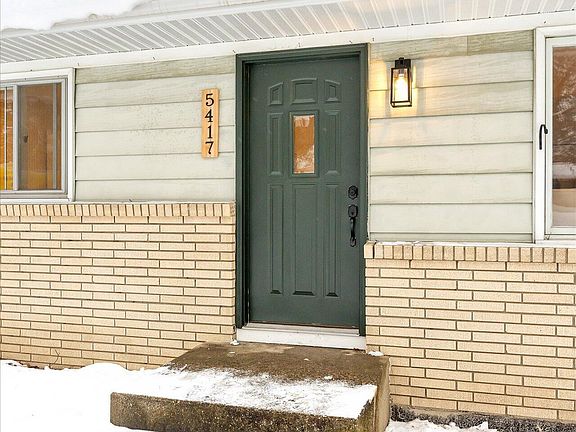 2nd image of 5417 Newcastle Dr SE