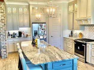 657 Dumaine Dr, Bossier City, LA 71111