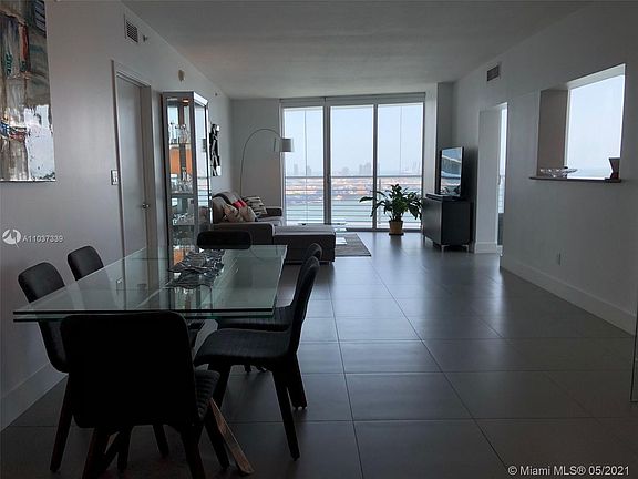 3rd image of 325 Biscayne Blvd #3223