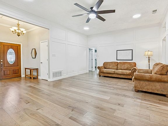 3rd image of 10220 Shadow Way