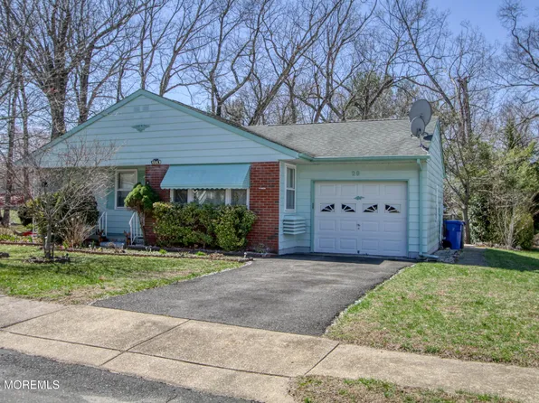 29 Green Drive, Toms River, NJ 08755