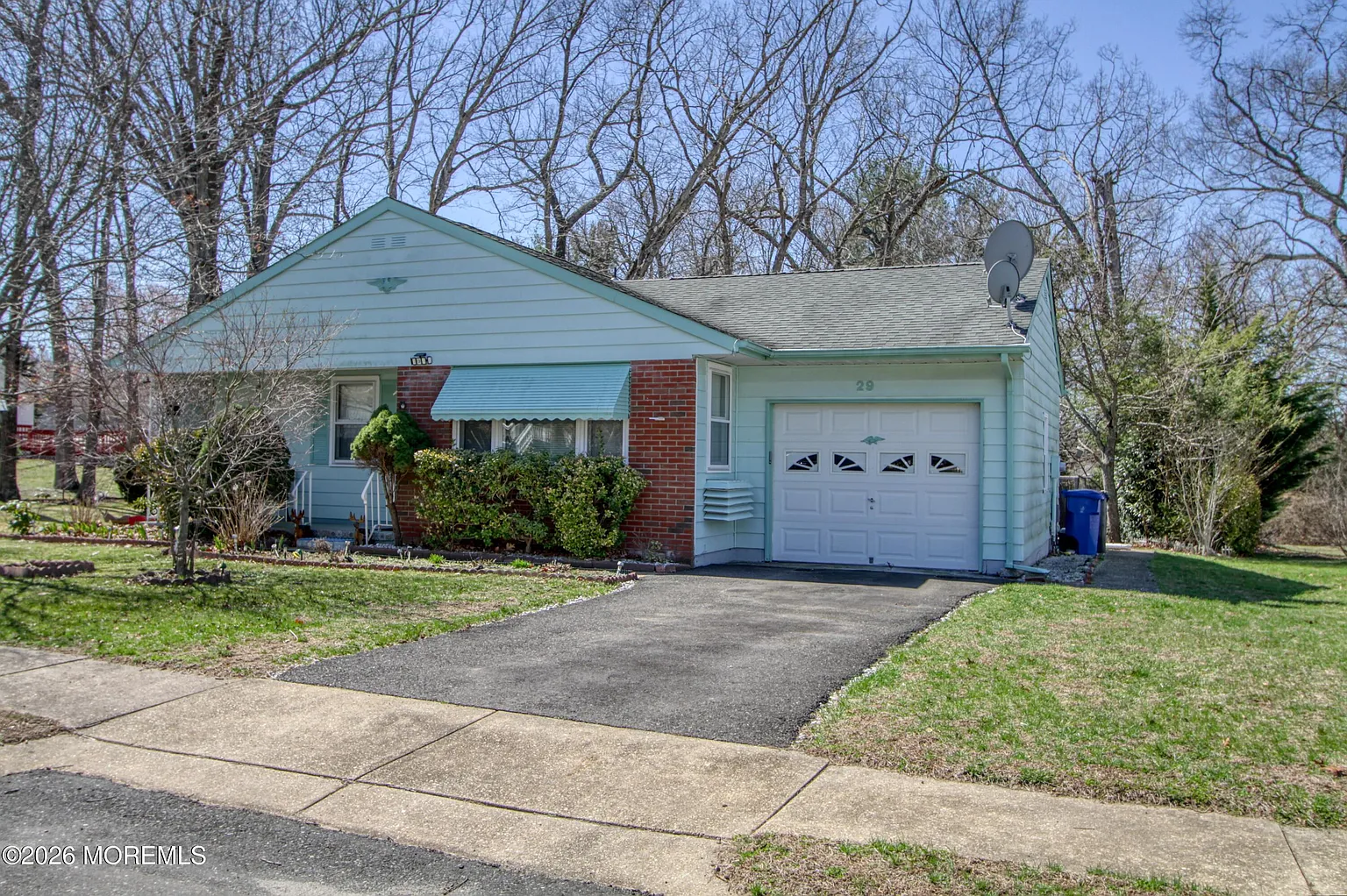 29 Green Drive photo 1