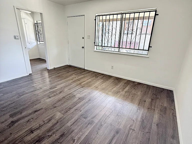 128 N Avenue 56 #4 — Photo 5