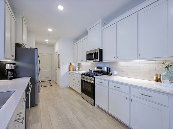 3rd image of 1311 Union Rd