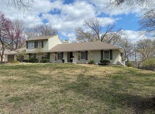 9837 Overbrook Rd, Leawood, KS 66206