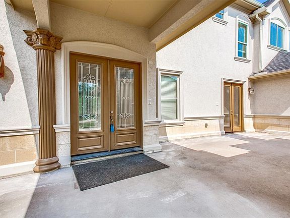 2nd image of 2449 Briarwood Cv