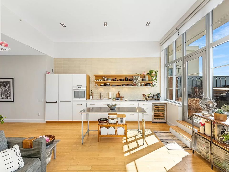 1st image of 27-28 Thomson Ave #628