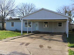 1015 W 10th St, Freeport, TX 77541