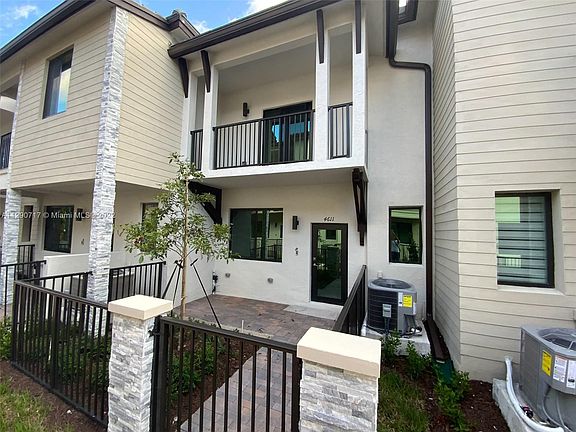 4th image of 4611 NW 83rd Pkwy #0