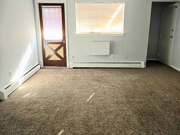 3rd image of 12-20 E Cumberland St #12-1