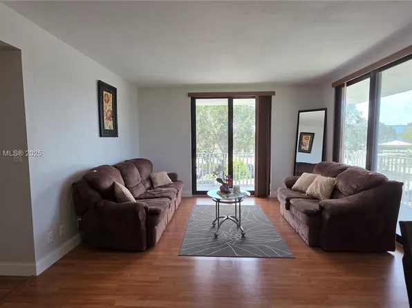 901 Hillcrest Dr APT 215, Hollywood, FL 33021