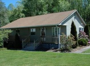 705 E 4th St, Damascus, VA 24236